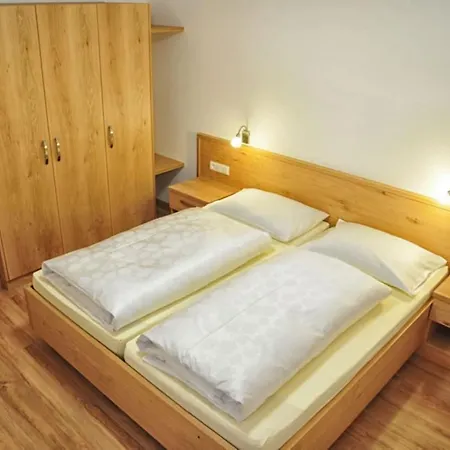 Vellauerhof Lejlighedshotel 2*